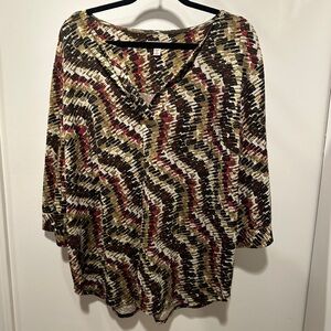 Women’s Printed V-Neck Top in Olive, Black & Red 1X